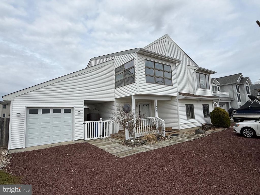 102 JEANNE DR, Manahawkin, NJ 08050