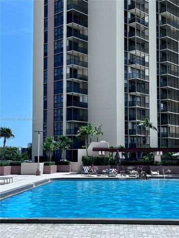 20365 W Country Club Drive TH24, Aventura, FL 33180
