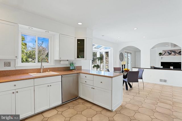 3 HITCHING POST PL, North Bethesda, MD 20852