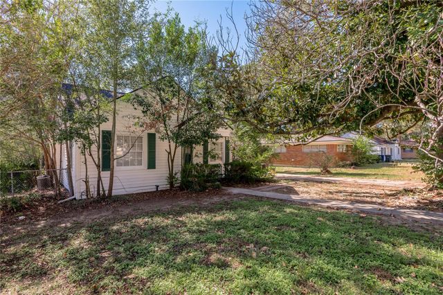 1415 22nd Street, Huntsville, TX 77340