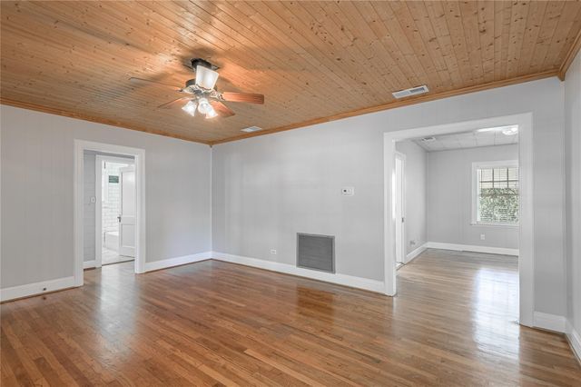 1415 22nd Street, Huntsville, TX 77340