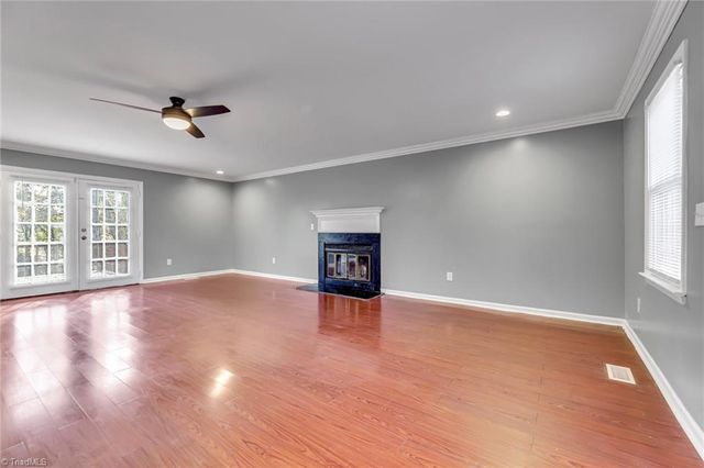 105 W Lakefield Drive, Greensboro, NC 27406