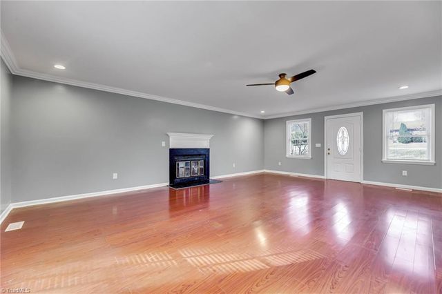 105 W Lakefield Drive, Greensboro, NC 27406