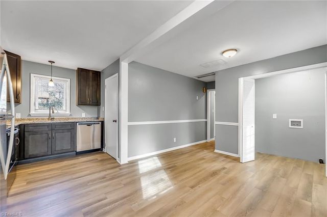 105 W Lakefield Drive, Greensboro, NC 27406