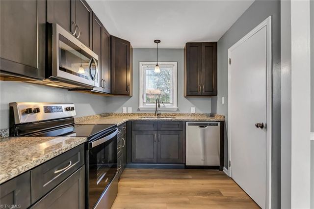 105 W Lakefield Drive, Greensboro, NC 27406