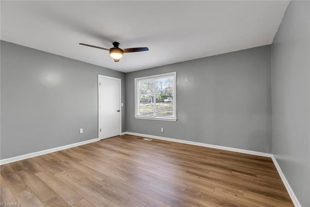 105 W Lakefield Drive, Greensboro, NC 27406