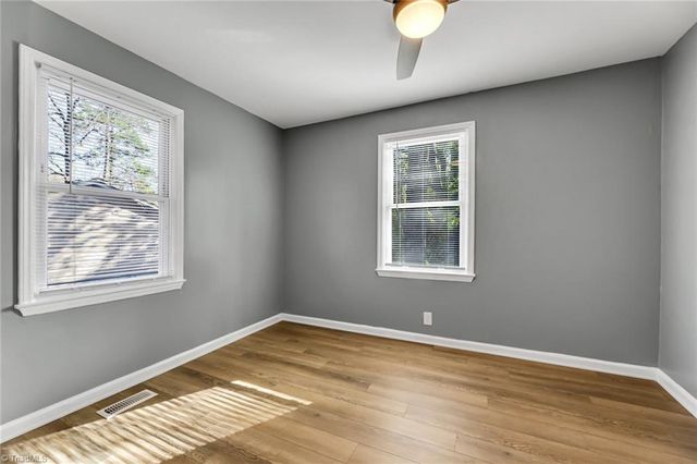 105 W Lakefield Drive, Greensboro, NC 27406