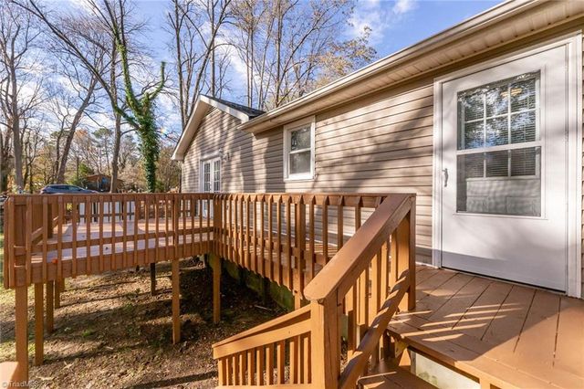 105 W Lakefield Drive, Greensboro, NC 27406