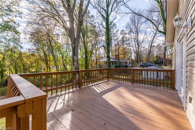 105 W Lakefield Drive, Greensboro, NC 27406