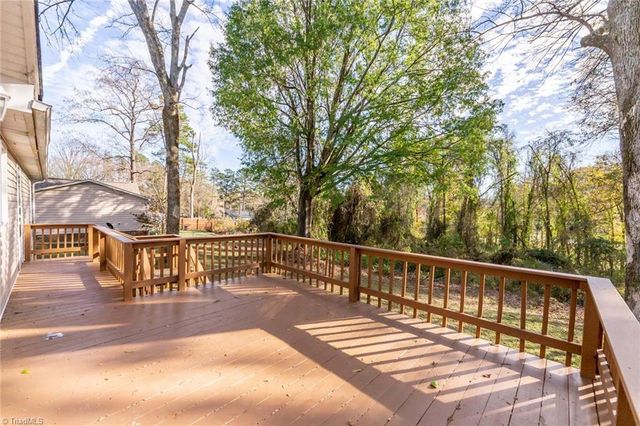 105 W Lakefield Drive, Greensboro, NC 27406