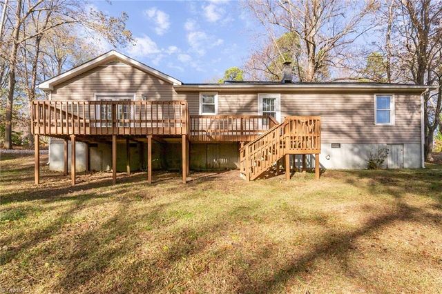 105 W Lakefield Drive, Greensboro, NC 27406