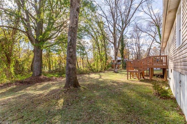 105 W Lakefield Drive, Greensboro, NC 27406