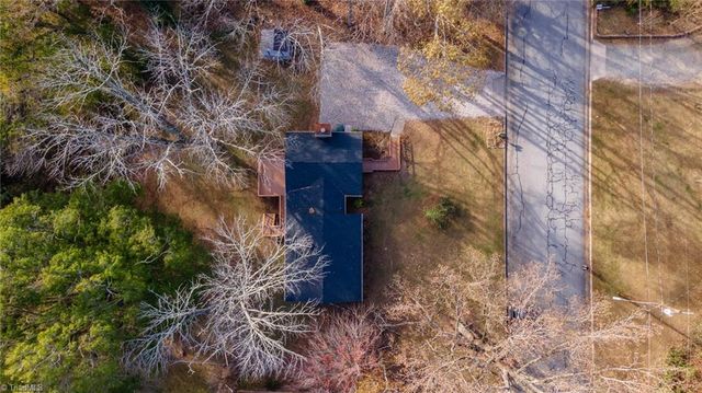 105 W Lakefield Drive, Greensboro, NC 27406