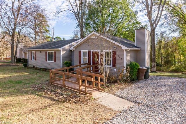 105 W Lakefield Drive, Greensboro, NC 27406