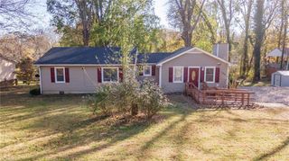 105 W Lakefield Drive, Greensboro, NC 27406