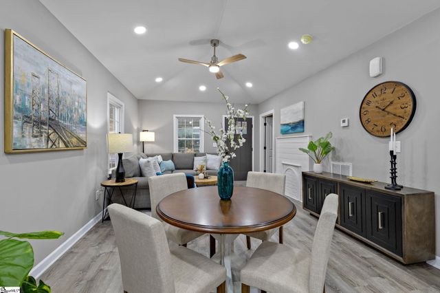 9 Brooks Avenue, Greenville, SC 29617