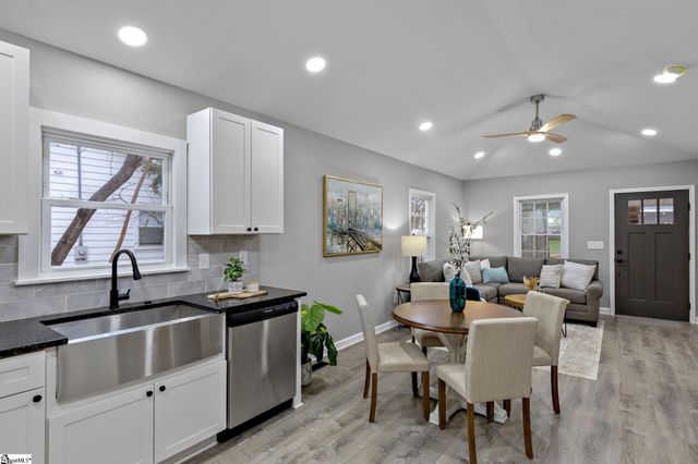 9 Brooks Avenue, Greenville, SC 29617