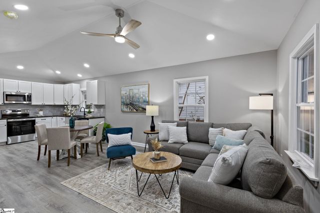 9 Brooks Avenue, Greenville, SC 29617