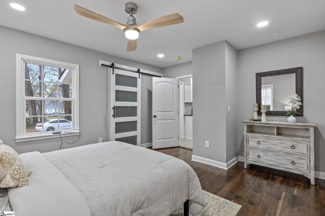 9 Brooks Avenue, Greenville, SC 29617