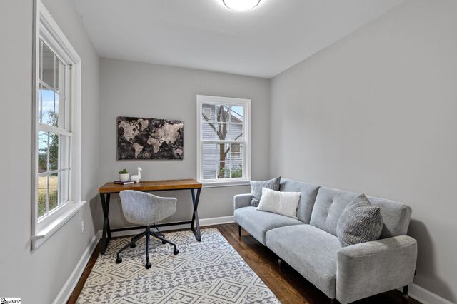 9 Brooks Avenue, Greenville, SC 29617