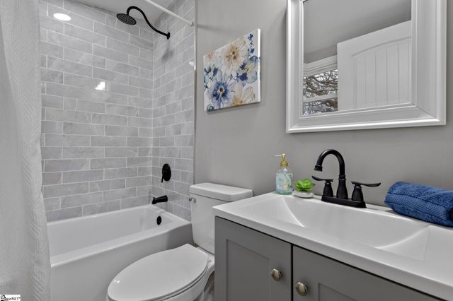 9 Brooks Avenue, Greenville, SC 29617