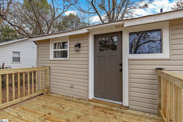 9 Brooks Avenue, Greenville, SC 29617