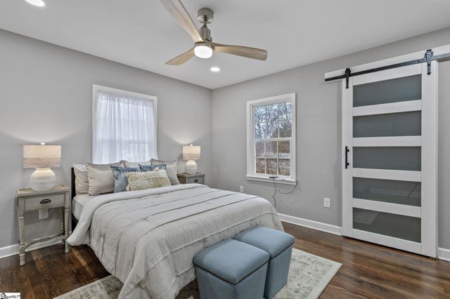 9 Brooks Avenue, Greenville, SC 29617