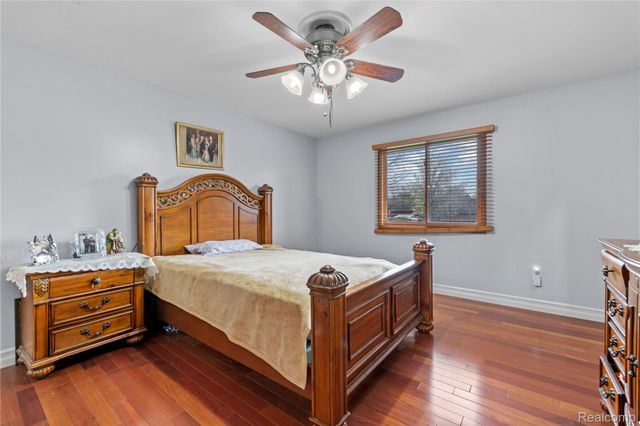 46902 Amberwood Drive, Shelby Charter Township, MI 48317
