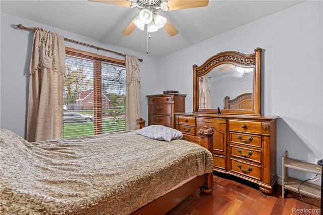 46902 Amberwood Drive, Shelby Charter Township, MI 48317