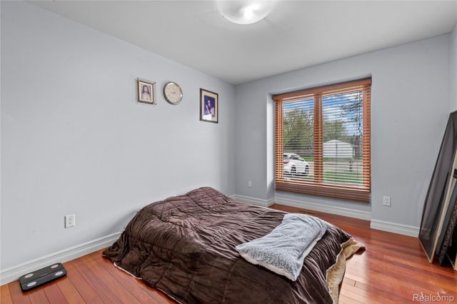 46902 Amberwood Drive, Shelby Charter Township, MI 48317