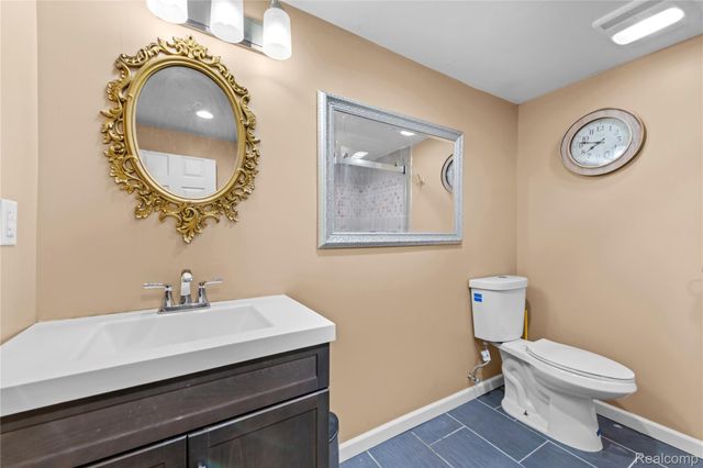 46902 Amberwood Drive, Shelby Charter Township, MI 48317