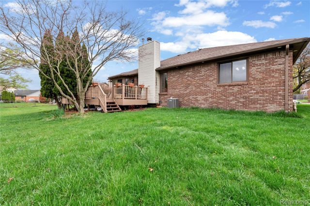 46902 Amberwood Drive, Shelby Charter Township, MI 48317