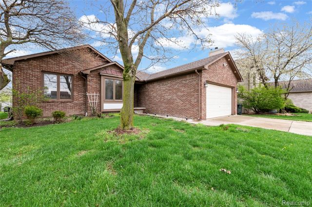46902 Amberwood Drive, Shelby Charter Township, MI 48317