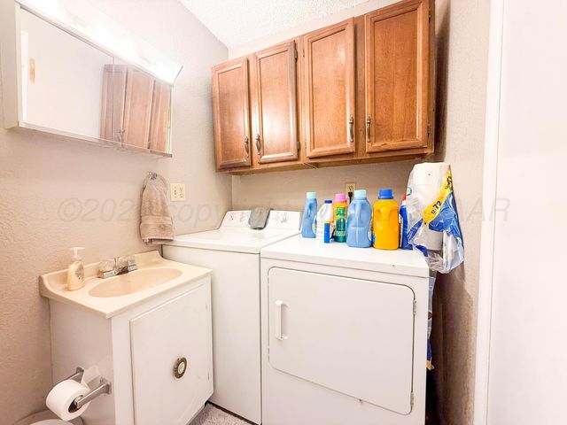 805 Avenue J, Childress, TX 79201