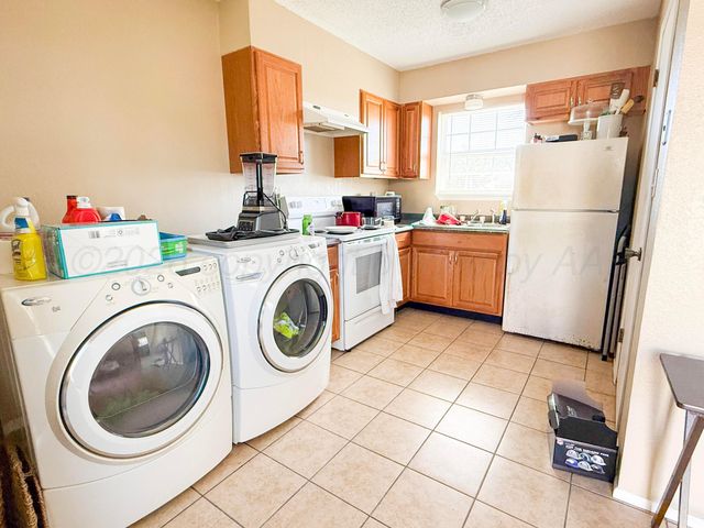 805 Avenue J, Childress, TX 79201