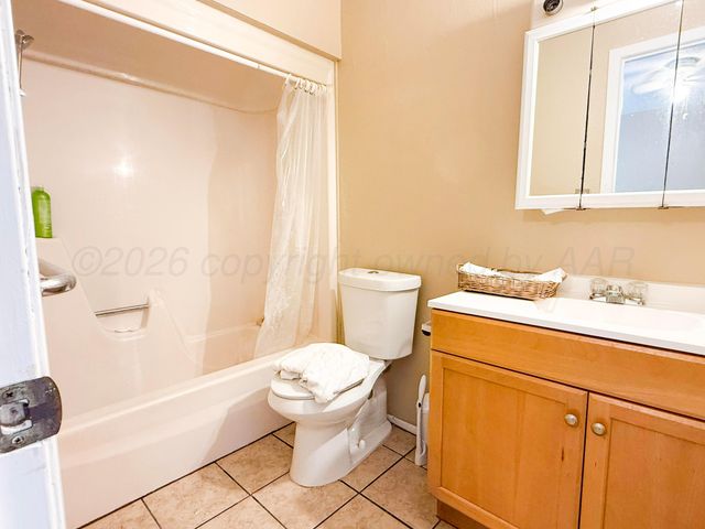 805 Avenue J, Childress, TX 79201