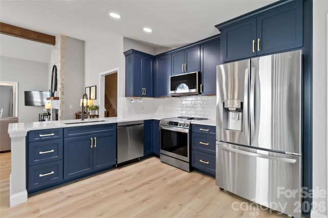 9708 Kestral Ridge Drive, Charlotte, NC 28269