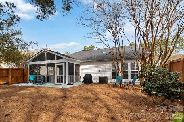 9708 Kestral Ridge Drive, Charlotte, NC 28269