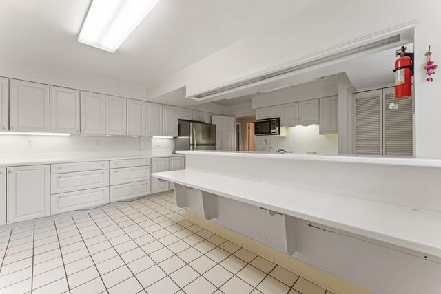 5135 Edloe Street, Houston, TX 77005