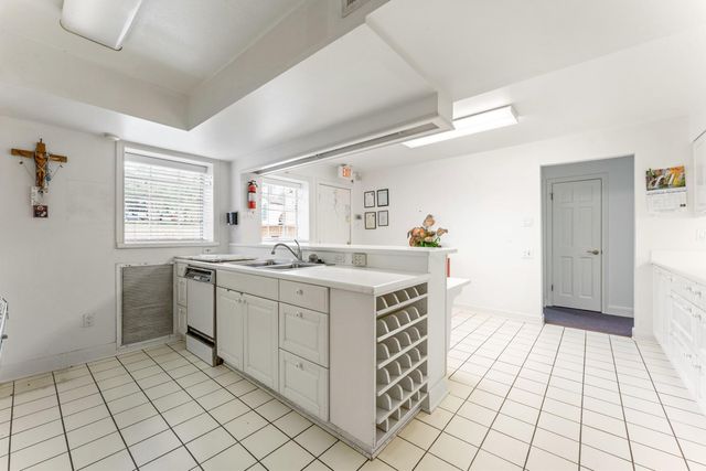 5135 Edloe Street, Houston, TX 77005