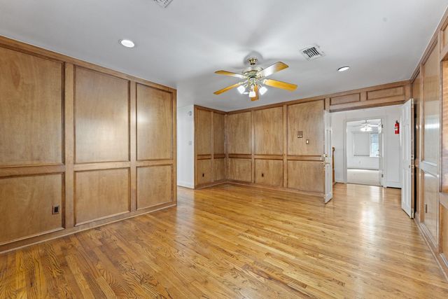 5135 Edloe Street, Houston, TX 77005