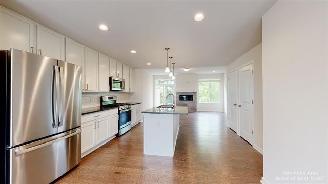 2731 Bristol Rdg Drive, Ann Arbor, MI 48105