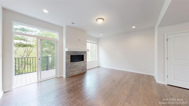 2731 Bristol Rdg Drive, Ann Arbor, MI 48105