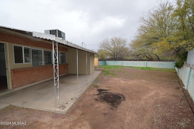 3957 E Hampton Place, Tucson, AZ 85712