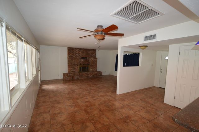 3957 E Hampton Place, Tucson, AZ 85712