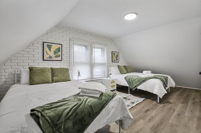366 N Hemlock Avenue, Wood Dale, IL 60191