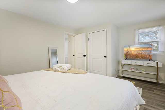 366 N Hemlock Avenue, Wood Dale, IL 60191