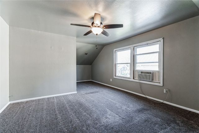 1602 1st Avenue NW, Cedar Rapids, IA 52405