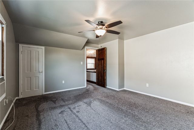 1602 1st Avenue NW, Cedar Rapids, IA 52405