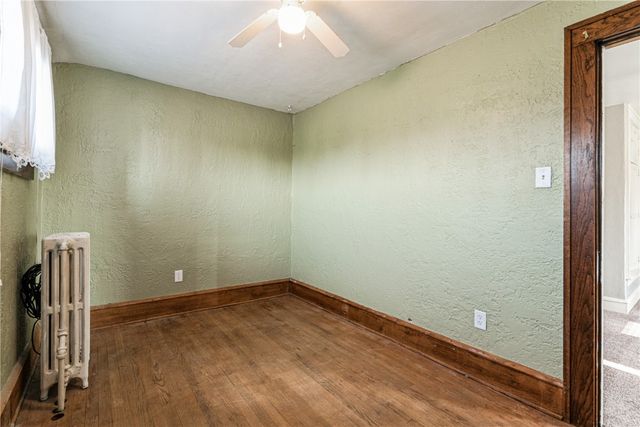 1602 1st Avenue NW, Cedar Rapids, IA 52405